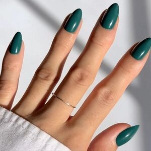 Glamnetic Emerald Green Press-On Nails | Short Almond | 20 Nails – NEW